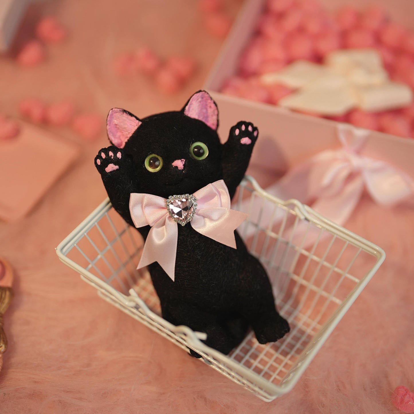 B21: Super Black And Pink Slim Squishy Kitty